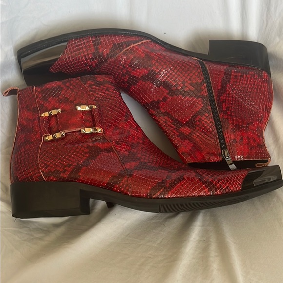 Source Unknown Red and Black Ankle Boots